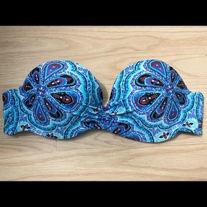 Hollister/36C/Blue and red/bikini top